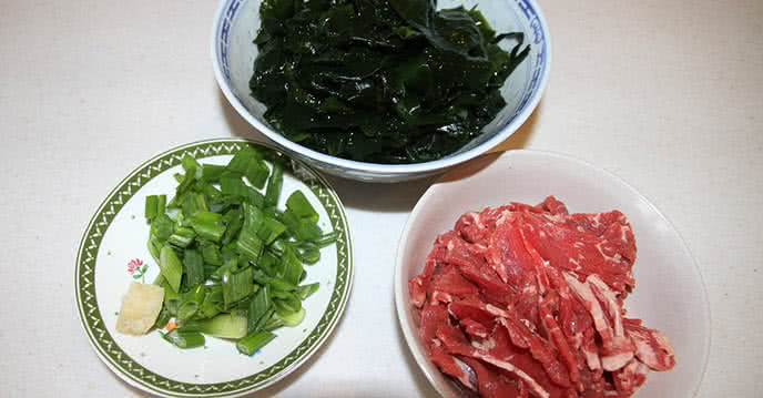 Nguyên liệu nấu canh rong biển thịt bò