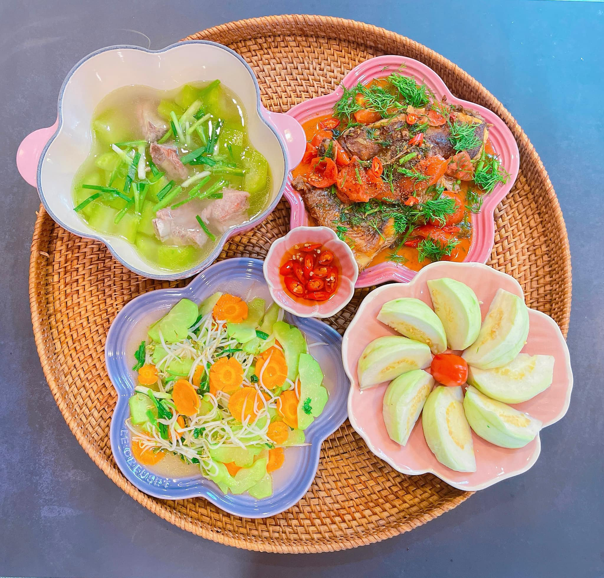Thực đơn mâm cơm hàng ngày cho gia đình, tiết kiệm và ngon