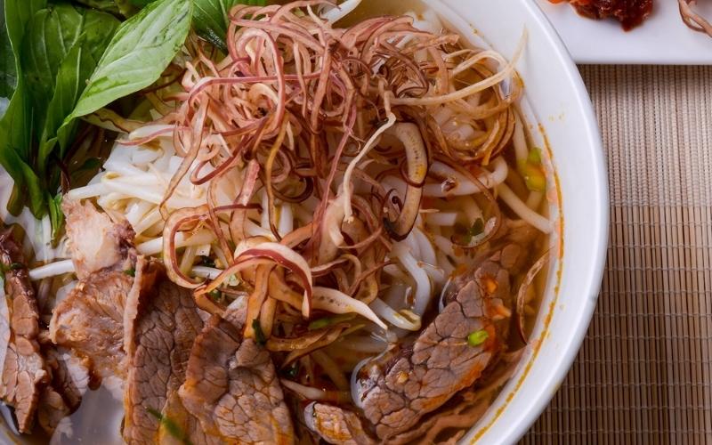 Thành phẩm tô bún bò gân