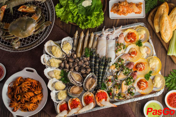 Quán ăn gần Hòn Đá Bạc