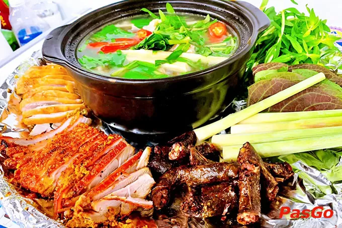 Không gian hồ câu tôm kết hợp ẩm thực sân vườn tại Quận 6, Sài Gòn