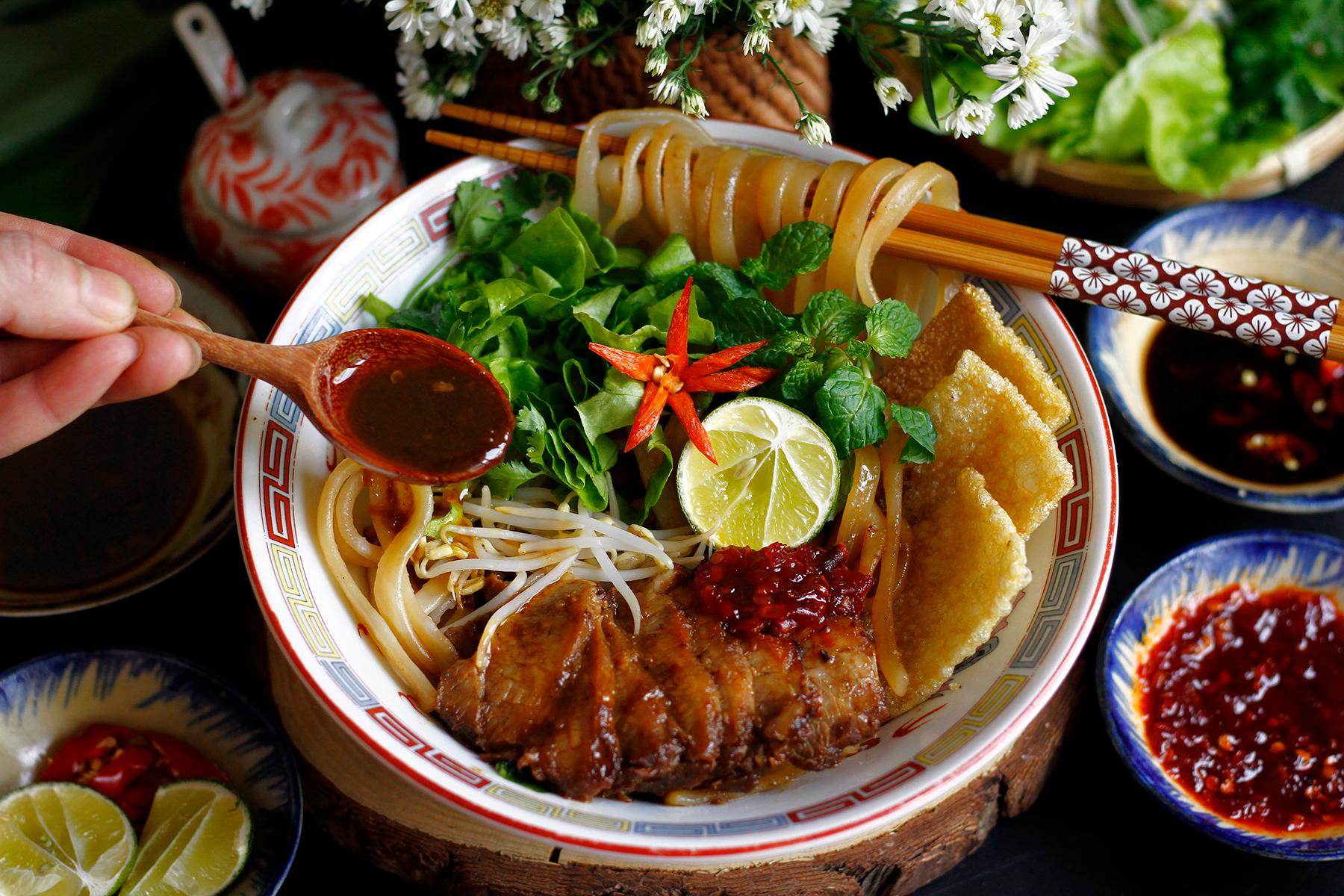 Hương vị khó quên của cao lầu sẽ khiến bạn nhớ mãi