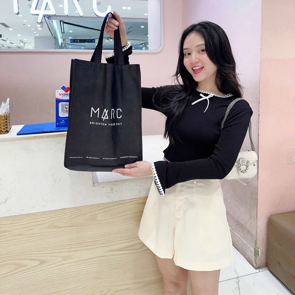 Áo thun tay dài mang đậm phong cách đường phố năng động phóng khoáng
