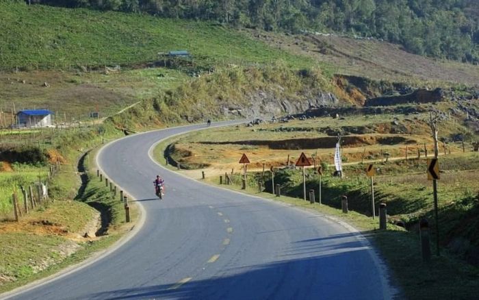 Cung đường Hà Nội - Mộc Châu - Tà Xùa - Bắc Yên với cảnh núi mây và cao nguyên