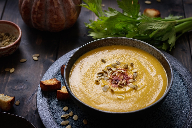 Súp bí đỏ chay nóng mịn