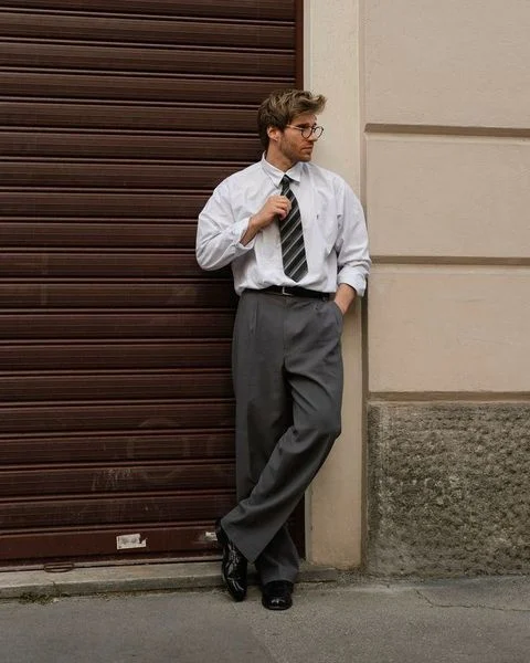 Cách chọn outfit công sở phù hợp môi trường làm việc
