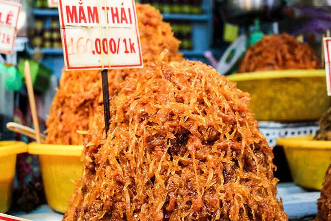 Mắm Châu Đốc là đặc sản quà biếu đậm vị của vùng sông nước
