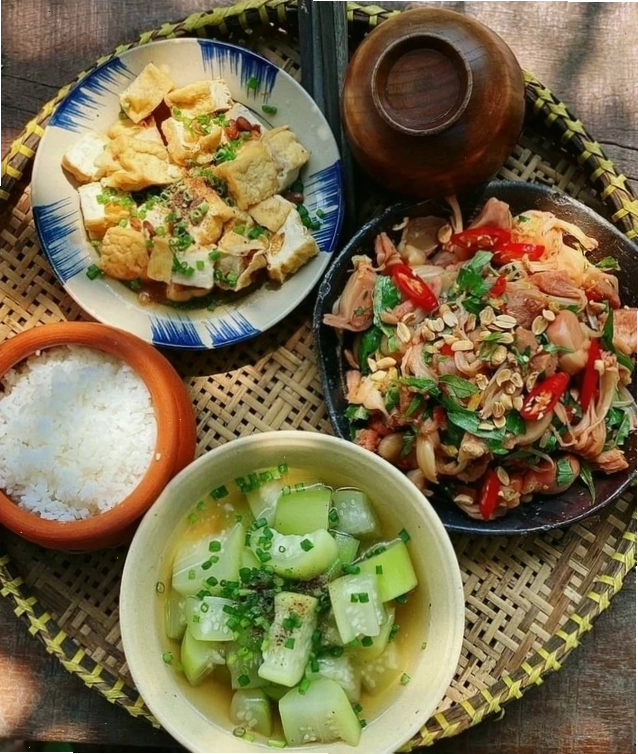 Cơm tấm sườn bì chả - Món ăn trưa phổ biến tại miền Nam