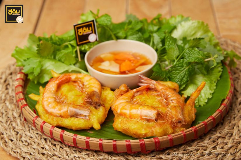 Bánh tôm Hồ Tây – Món ăn vặt hấp dẫn của Hà Nội