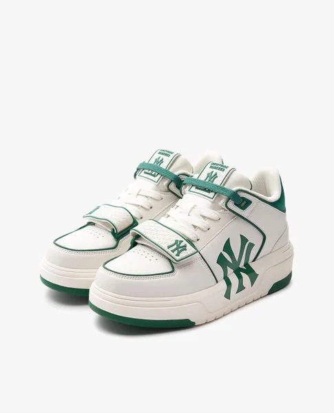 Quà sinh nhật cho nữ - Sneaker basic