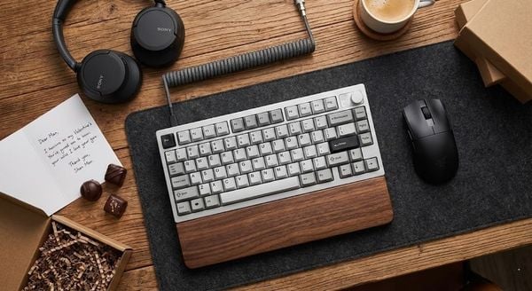 Tai nghe và phụ kiện công nghệ