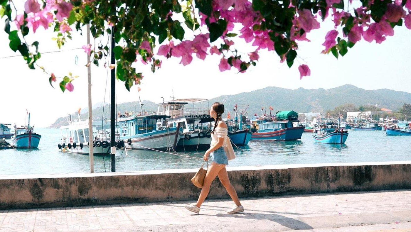 Không gian rộng nhìn ra vịnh