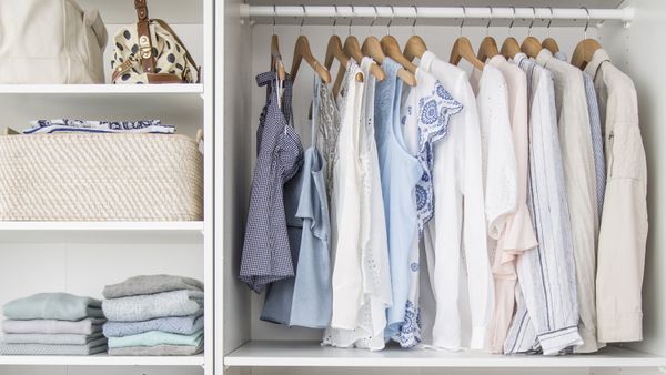 Mẹo bảo quản quần áo để giữ dáng và màu sắc lâu hơn