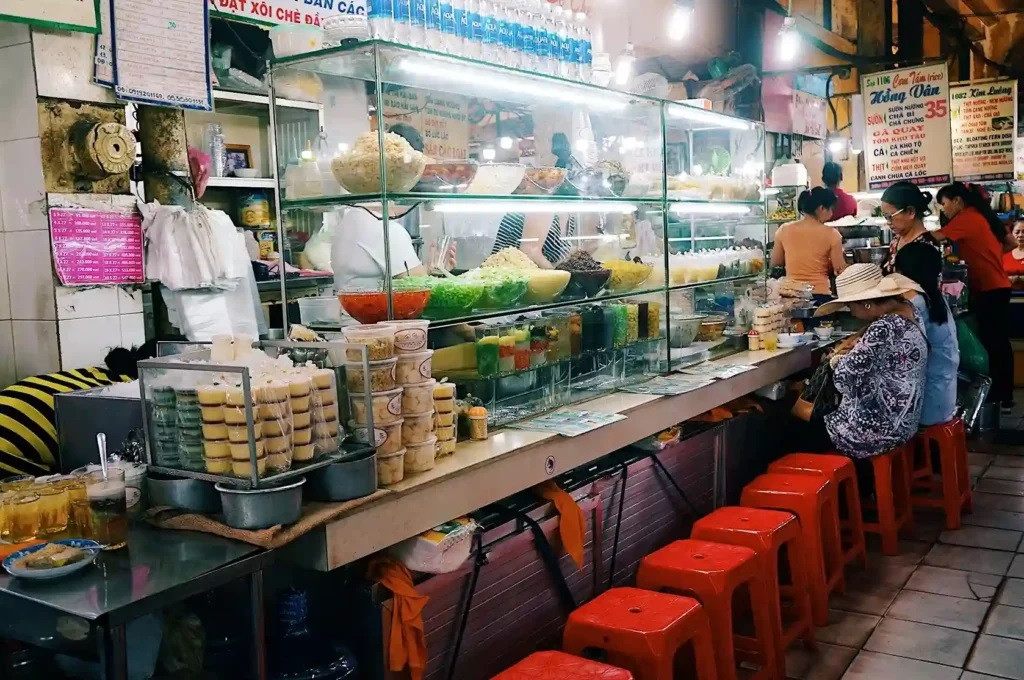 Ẩm thực đường phố phản chiếu lịch sử di cư và nhịp sống đô thị