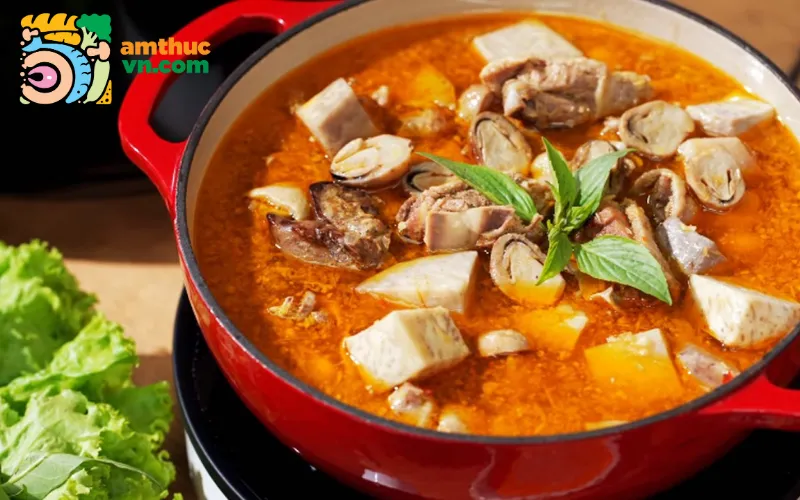 Lẩu vịt nấu chao - Thơm lừng, béo ngậy, hấp dẫn vị giác.