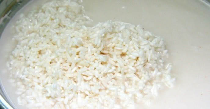 Ngâm gạo qua đêm - Cách nấu xôi chim bồ câu