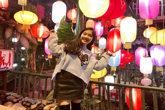Không gian bồng lai tiên cảnh mờ trong khói sương tại nhà hàng