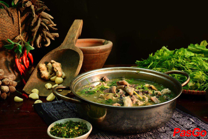 Bát thắng cố nóng hổi mang hương vị chợ phiên Sapa