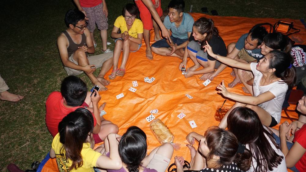 Khung cảnh hồ và đồi thoáng đãng ở Bản Xôi