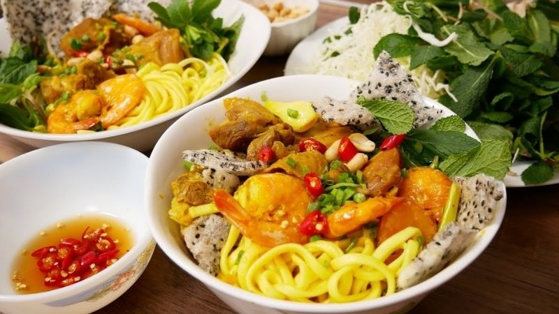 Tô mì Quảng đậm đà