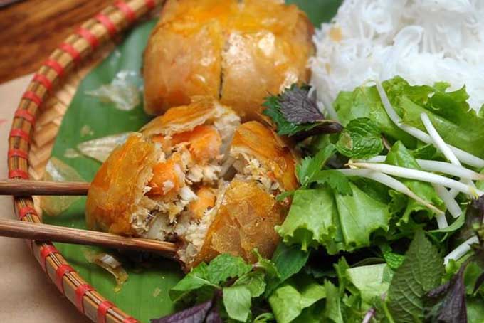 Bún chả, bánh cuốn và những món đường phố kinh điển của Hà Nội