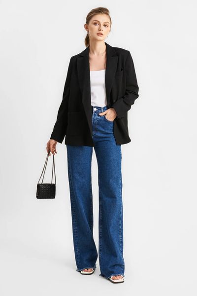 Áo blazer với quần ống rộng