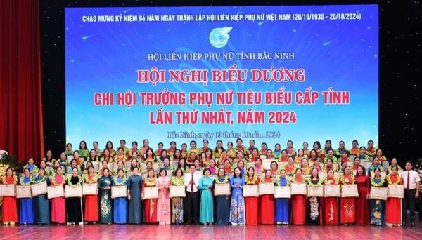 Kỷ niệm 20 tháng 10 trên mạng xã hội