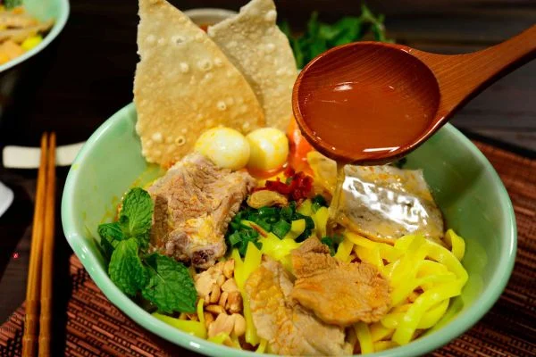 Mì Quảng đậm chất miền Trung