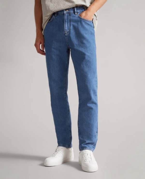 Phối đồ vintage cho nam với áo thun, blazer và quần jeans suông
