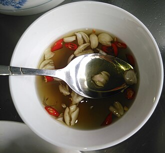 Nước mắm truyền thống làm từ cá biển lên men