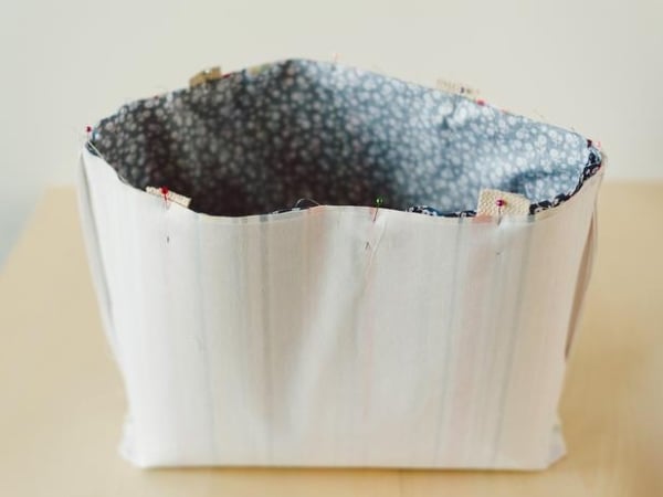 Bước may mặt trong túi tote