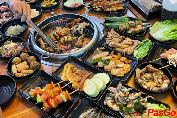 Quầy line buffet đa dạng tại nhà hàng Sapa