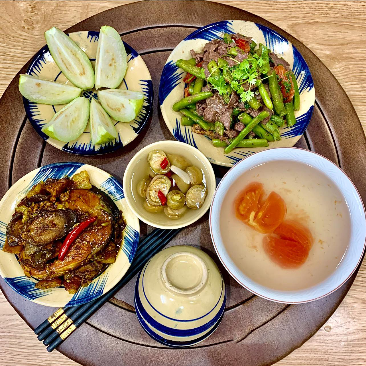 Mâm cơm gia đình tiết kiệm, đủ dinh dưỡng cho cả tháng