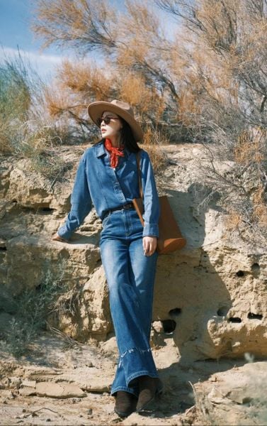 Áo khoác jean phối đi phượt