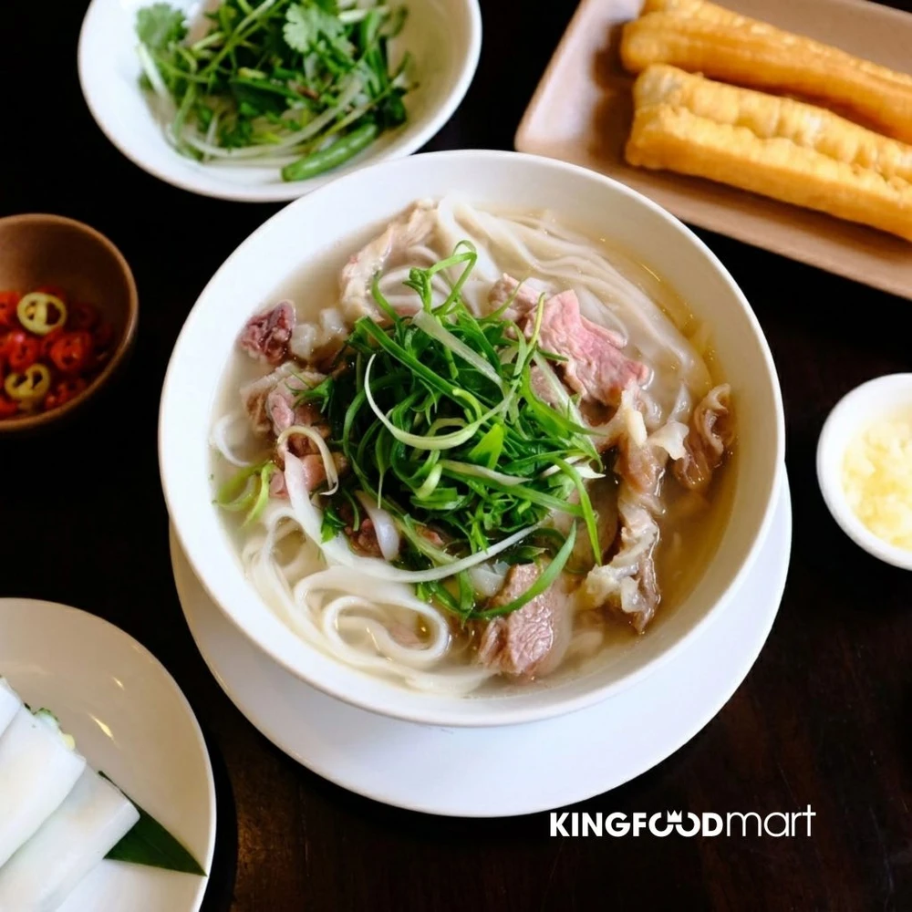 Bát phở bò miền Bắc với nước dùng trong vắt, thanh tao