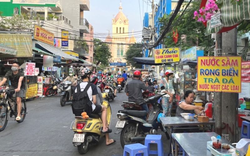 Hẻm 200 Xóm Chiếu