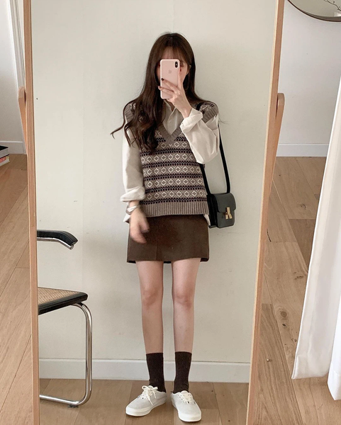 Áo len mix chân váy chữ A tạo dáng thanh lịch