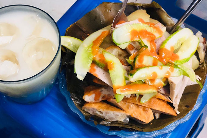 Bánh giò nóng hổi trứ danh tại quận Tây Hồ