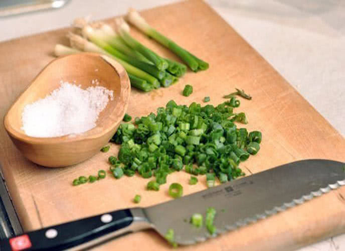 Nguyên liệu làm bánh mì hành