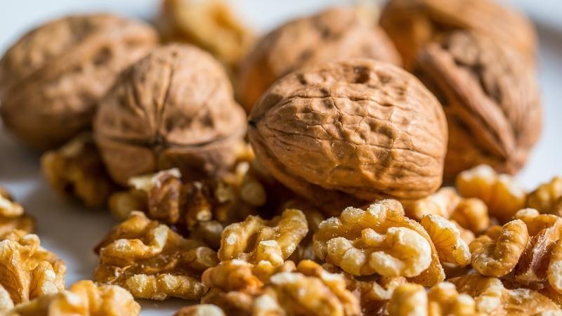 Quả óc chó chứa nhiều hợp chất hỗ trợ giấc ngủ tự nhiên