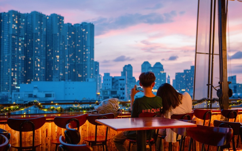 Săn hoàng hôn ở những nhà hàng - cà phê rooftop