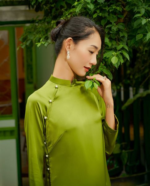 Gợi ý chọn quần phù hợp để cân bằng tổng thể với áo dài Raglan