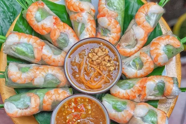 Những cuốn gỏi cuốn tôm thịt thơm ngon sau khi hoàn thành
