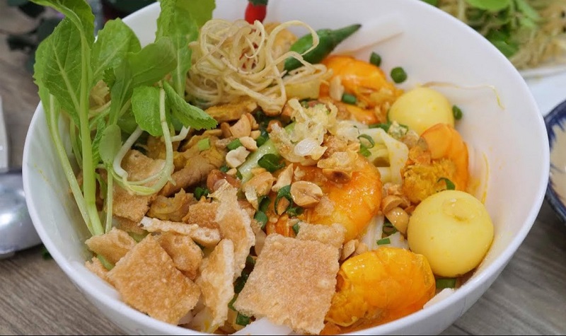 Món ăn đặc sản Việt Nam. Mì quảng