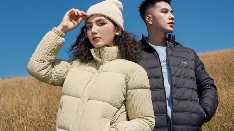 Chỉ nên mặc 1 - 2 lớp mỏng bên trong khi mặc áo phao