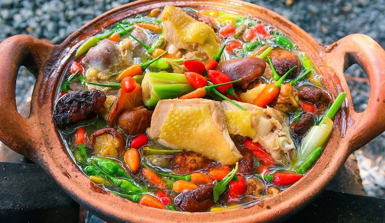 Lẩu gà ớt hiểm thơm ngon