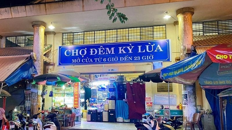 Chợ đêm Kỳ Lừa nhộn nhịp về đêm