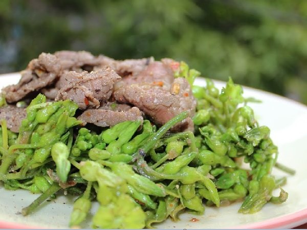 Thịt bò xào hoa thiên lý