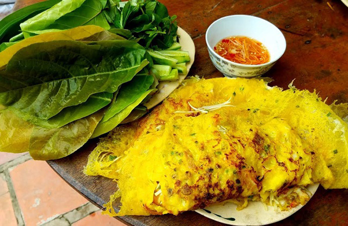 Nước chấm giúp bánh xèo cân bằng vị béo và vị mặn ngọt