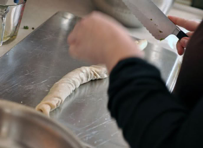 Bánh mì hành sau khi áp chảo vàng giòn